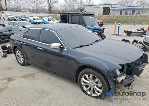 2017 Chrysler 300C z USA, uszkodzony, nr VIN 2C3CCAKG6HH586929